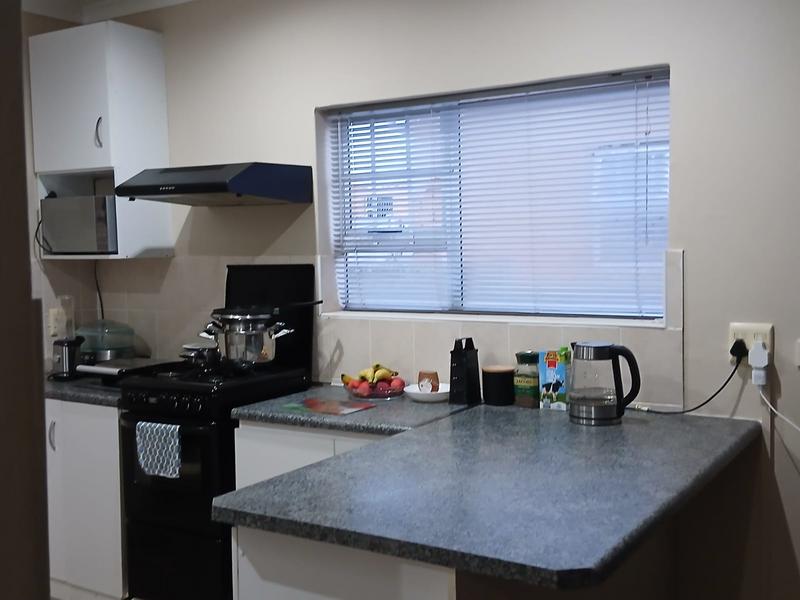 To Let 2 Bedroom Property for Rent in Heiderand Western Cape